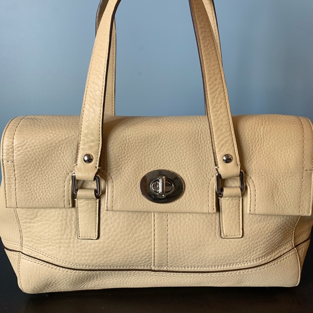 Designer Coach Handbag Beige Pebbled Leather Soho Purse